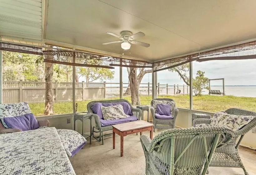 Bayfront Santa Rosa Escape Only 5 Miles To Beach!