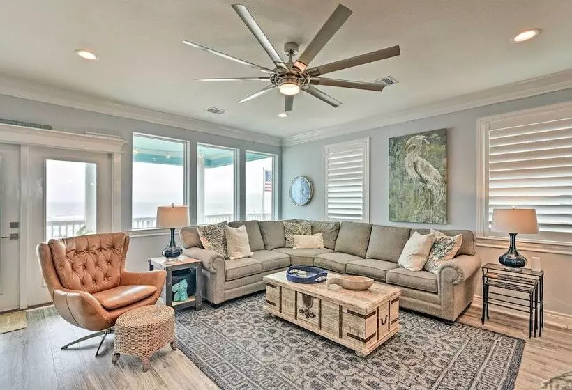 Beachfront Freeport Retreat: 16 Mi To Downtown!