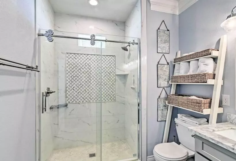 Beachfront Freeport Retreat: 16 Mi To Downtown!