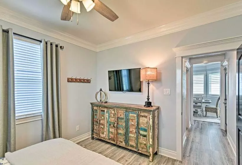 Beachfront Freeport Retreat: 16 Mi To Downtown!