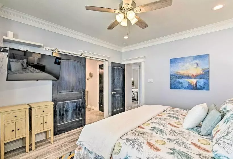 Beachfront Freeport Retreat: 16 Mi To Downtown!