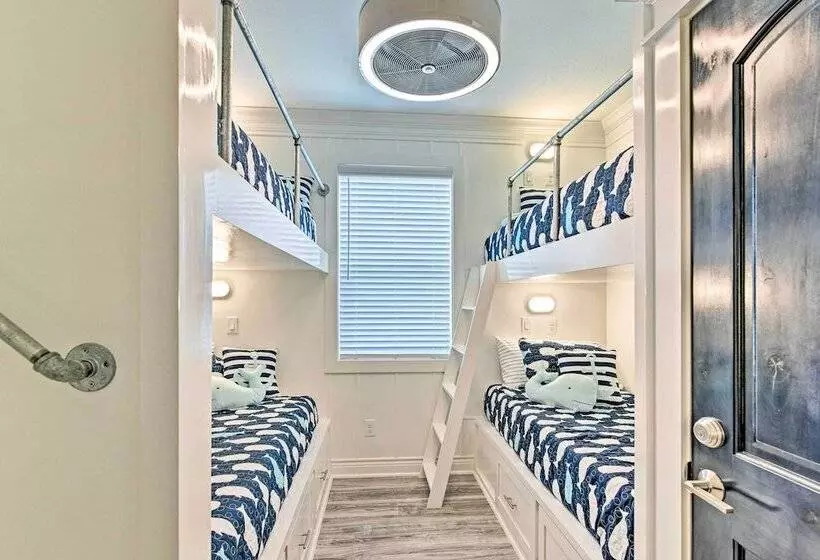 Beachfront Freeport Retreat: 16 Mi To Downtown!