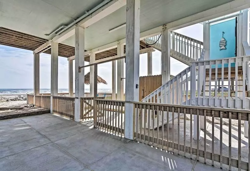 Beachfront Freeport Retreat: 16 Mi To Downtown!