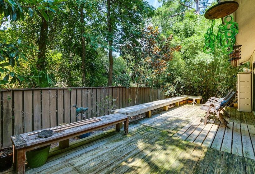 2 Mi To Beach: Hilton Head Home W/ Furnished Deck