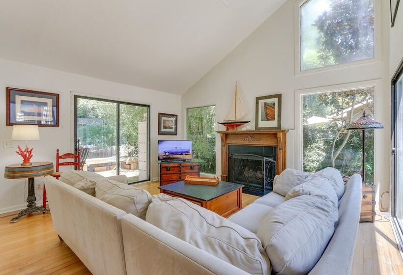 2 Mi To Beach: Hilton Head Home W/ Furnished Deck