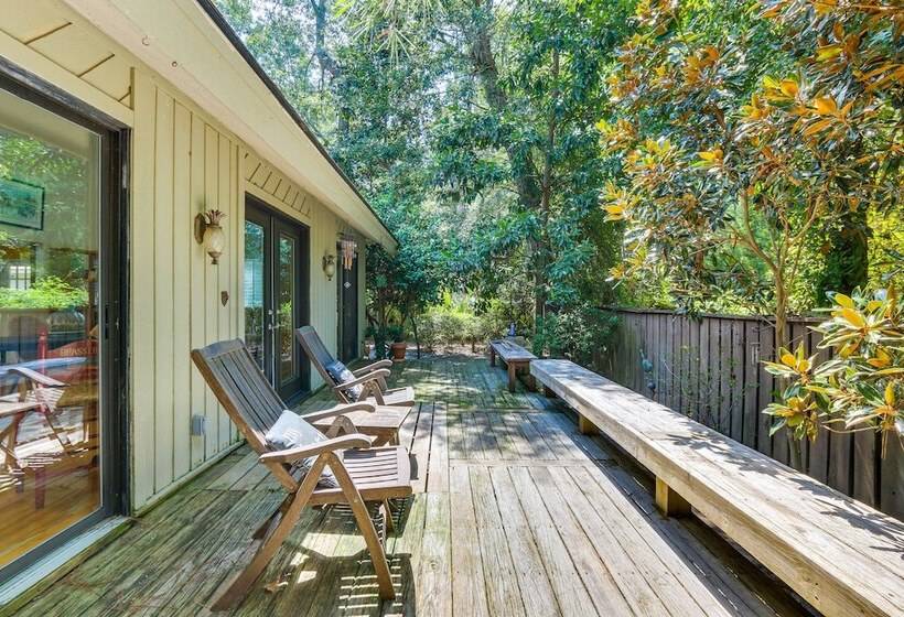 2 Mi To Beach: Hilton Head Home W/ Furnished Deck