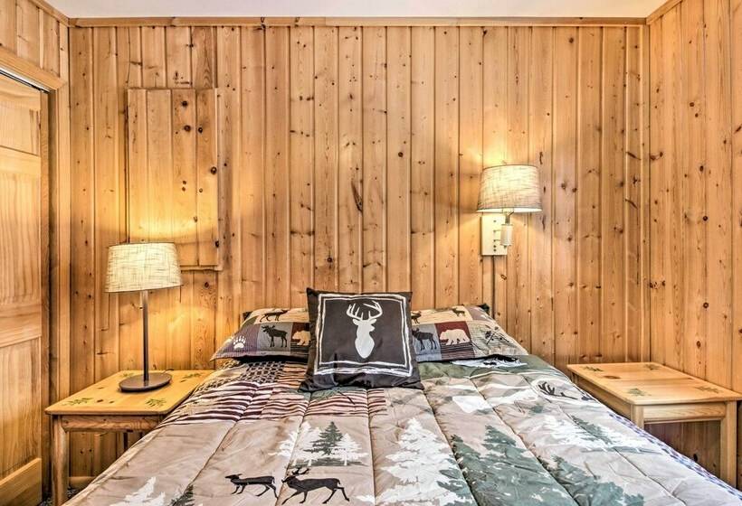 Cabin W/ Fireplace < 1 Mile To Lakes + Golf