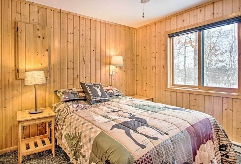 Cabin W/ Fireplace < 1 Mile To Lakes + Golf