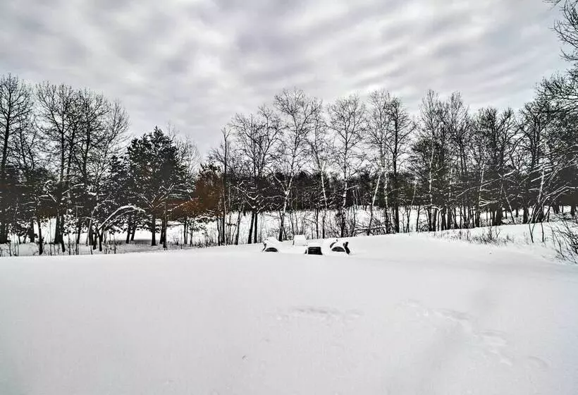 Cabin W/ Fireplace < 1 Mile To Lakes + Golf