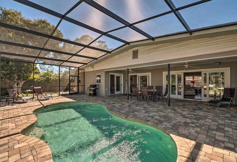Canal Front Siesta Key Home: Heated Pool & Privacy