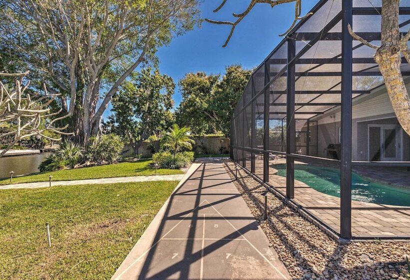 Canal Front Siesta Key Home: Heated Pool & Privacy