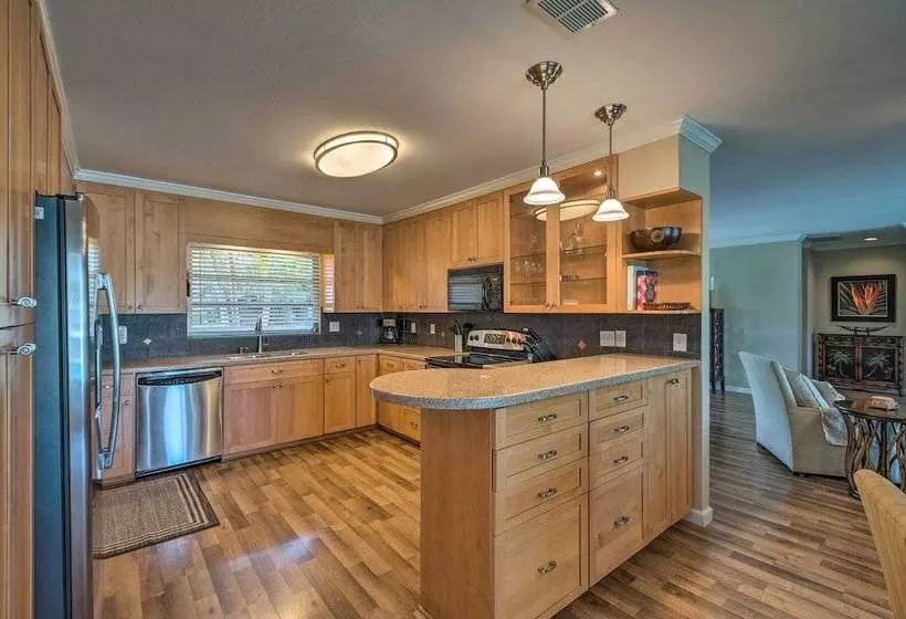 Canal Front Siesta Key Home: Heated Pool & Privacy