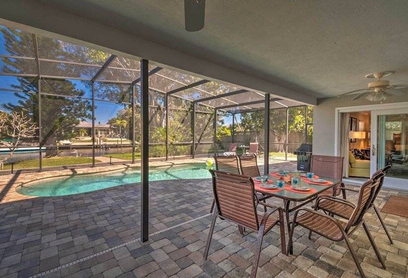 Canal Front Siesta Key Home: Heated Pool & Privacy