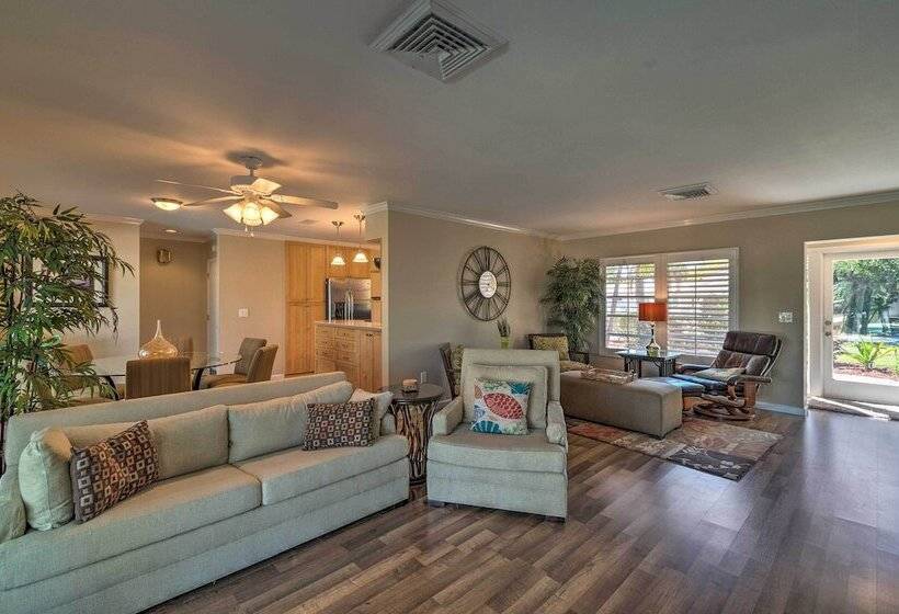 Canal Front Siesta Key Home: Heated Pool & Privacy