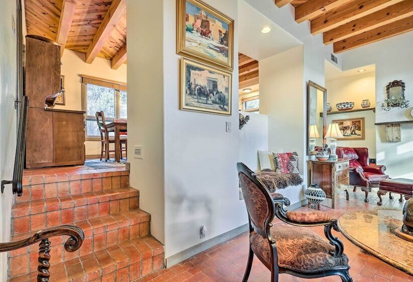 10 Mi To Santa Fe Plaza: Casita W/ Mtn View!