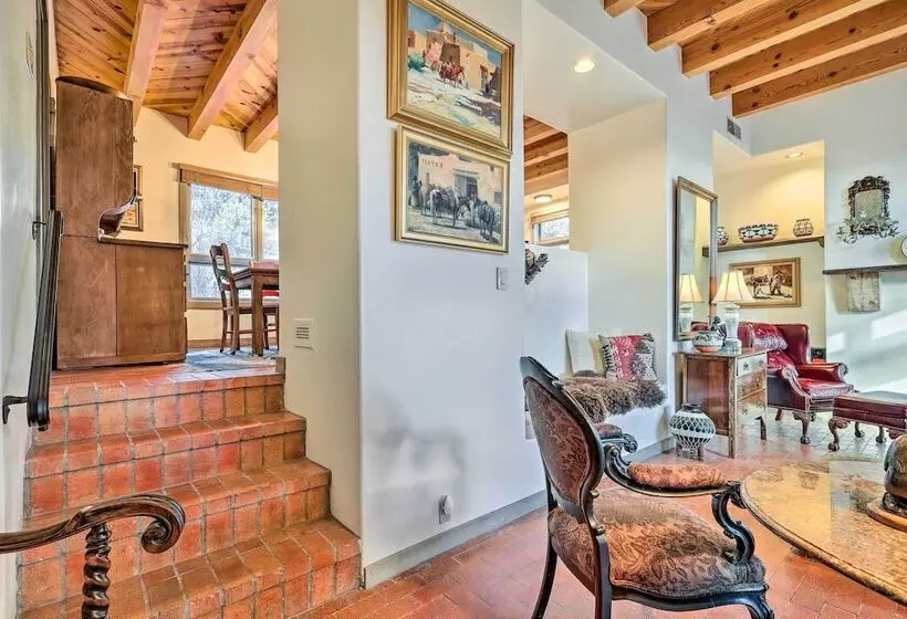 10 Mi To Santa Fe Plaza: Casita W/ Mtn View!