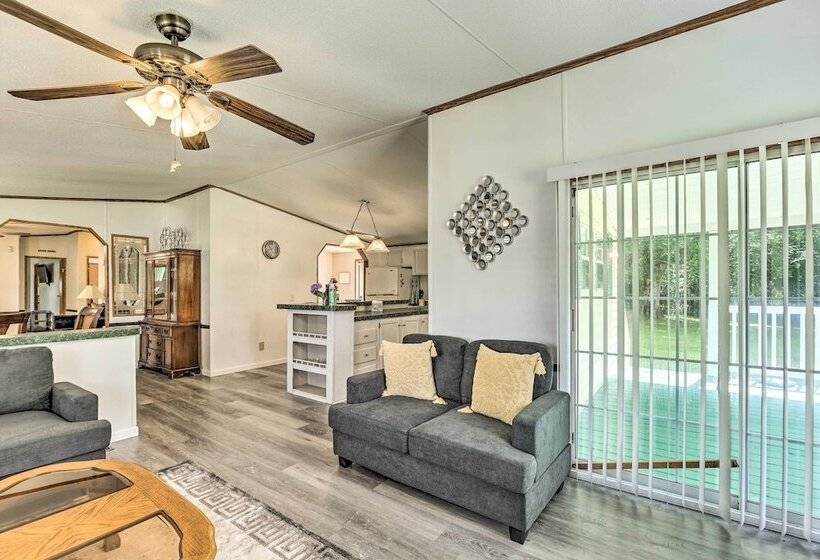 Charming Countryside Home W/ Covered Porch!