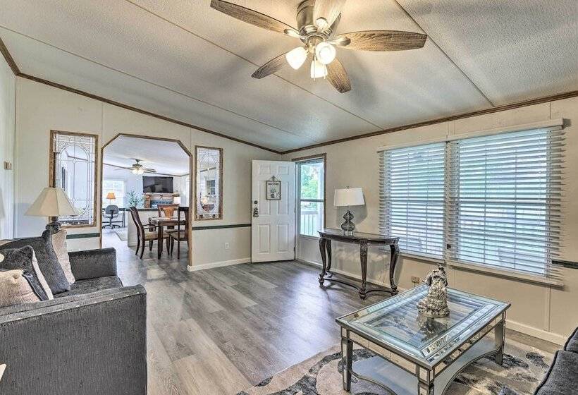 Charming Countryside Home W/ Covered Porch!