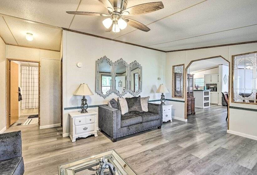 Charming Countryside Home W/ Covered Porch!