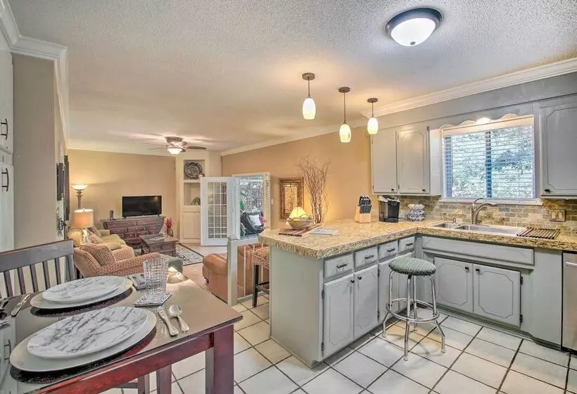 Sunroom & Yard: Charming Hot Springs Home!