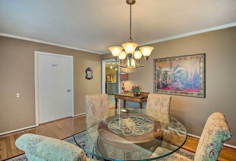 Sunroom & Yard: Charming Hot Springs Home!