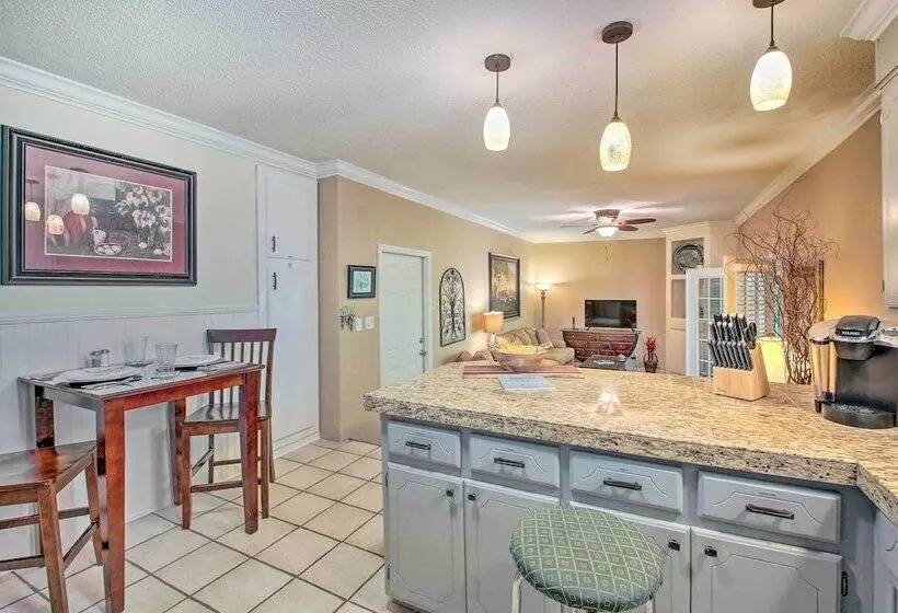 Sunroom & Yard: Charming Hot Springs Home!