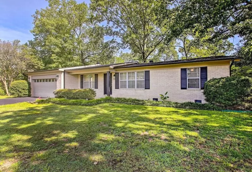 Sunroom & Yard: Charming Hot Springs Home!