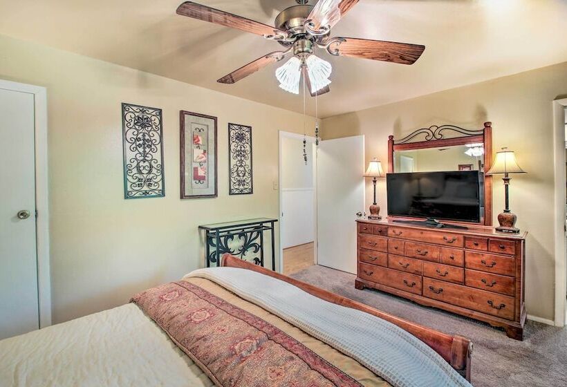 Sunroom & Yard: Charming Hot Springs Home!