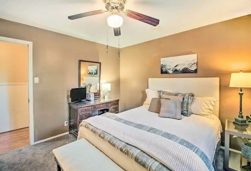 Sunroom & Yard: Charming Hot Springs Home!