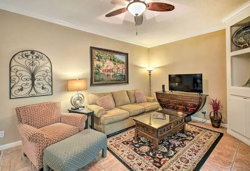 Sunroom & Yard: Charming Hot Springs Home!