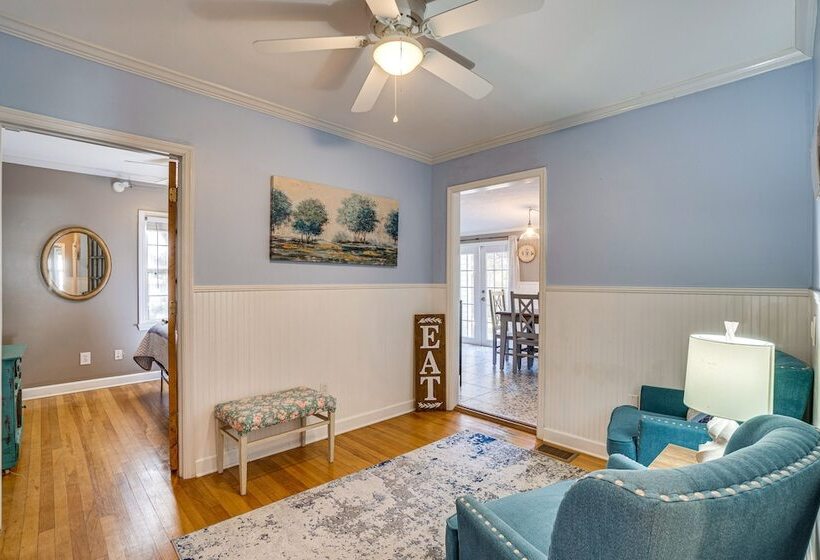 Charming Mt Dora Home W/ Shared Patio & Yard!