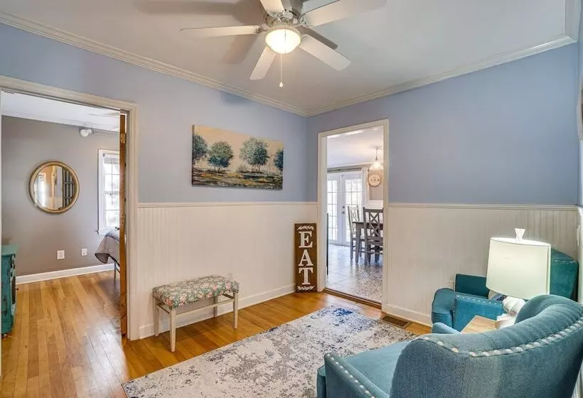 Charming Mt Dora Home W/ Shared Patio & Yard!