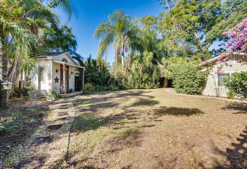 Charming Mt Dora Home W/ Shared Patio & Yard!