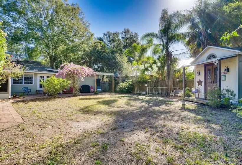 Charming Mt Dora Home W/ Shared Patio & Yard!