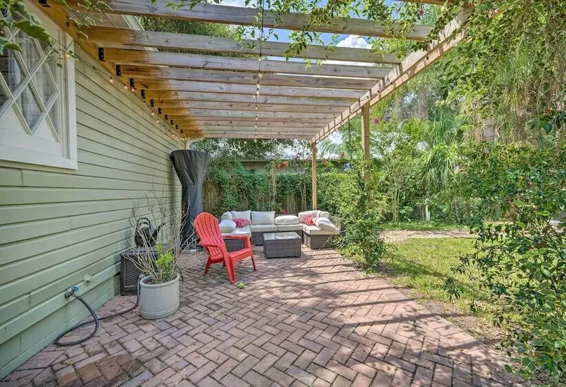 Charming Mt Dora Home W/ Shared Patio & Yard!