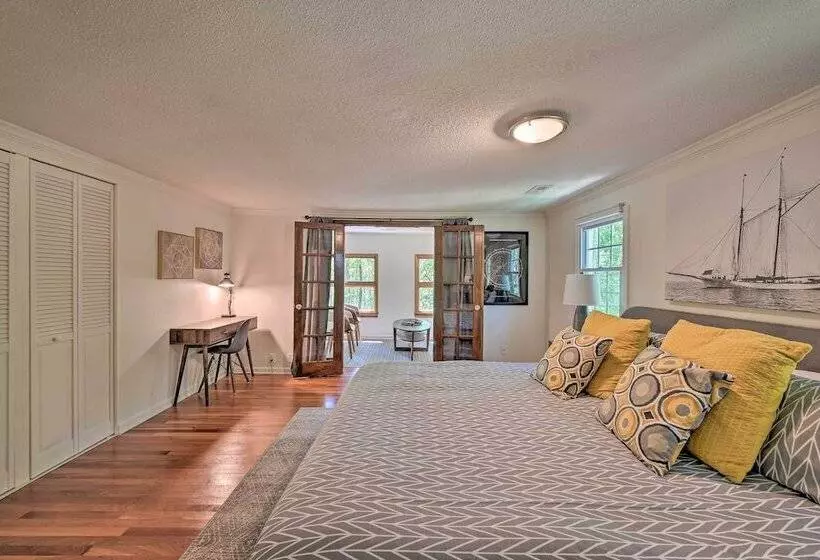 Chic House W/ Private Dock On Lake Hartwell!