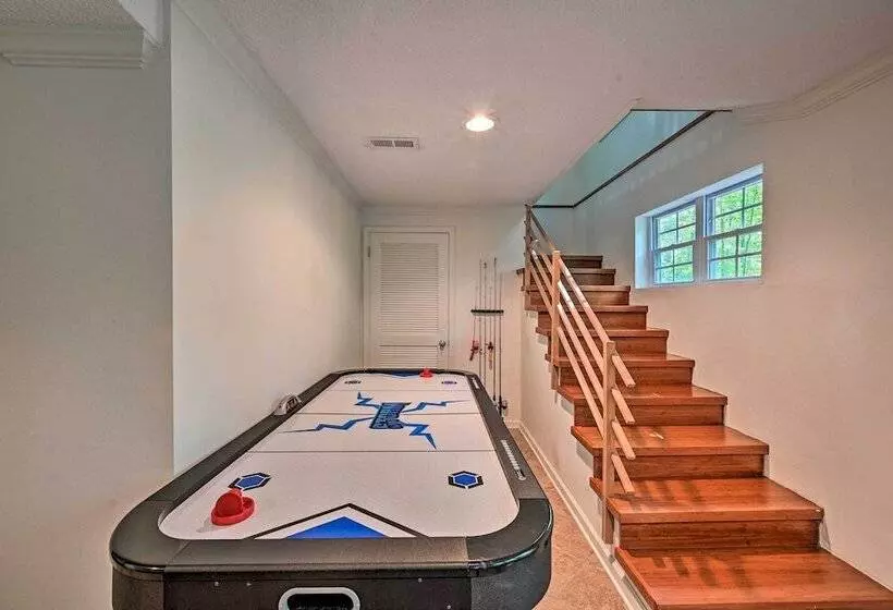 Chic House W/ Private Dock On Lake Hartwell!