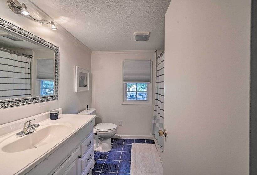 Chic House W/ Private Dock On Lake Hartwell!