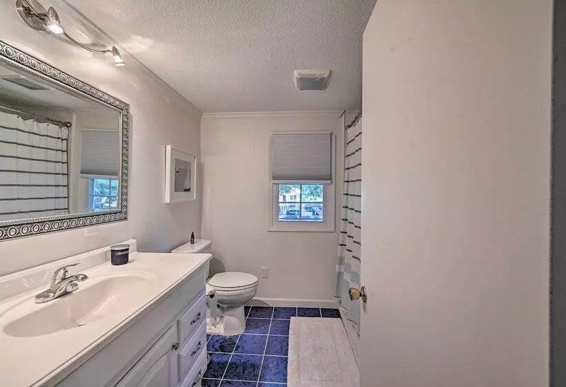 Chic House W/ Private Dock On Lake Hartwell!