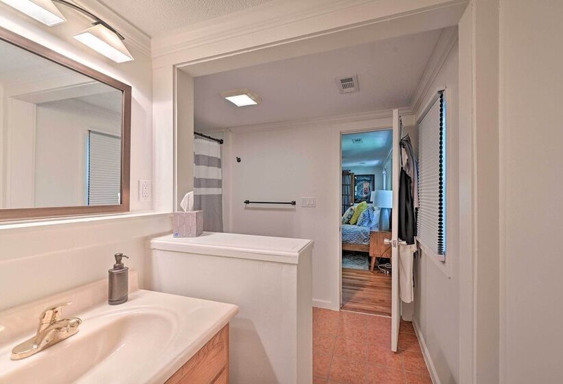 Chic House W/ Private Dock On Lake Hartwell!