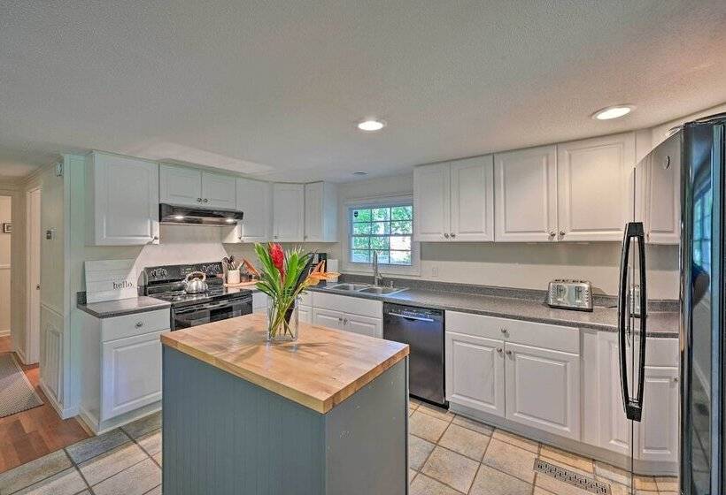 Chic House W/ Private Dock On Lake Hartwell!