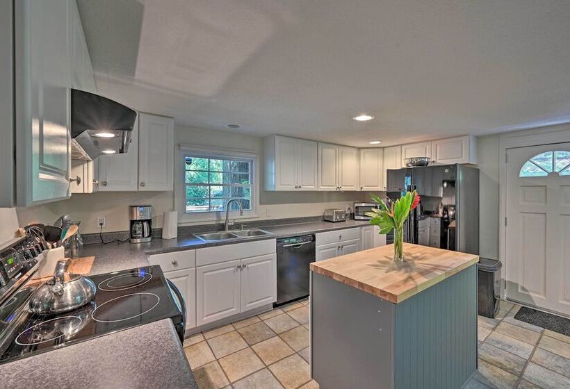 Chic House W/ Private Dock On Lake Hartwell!