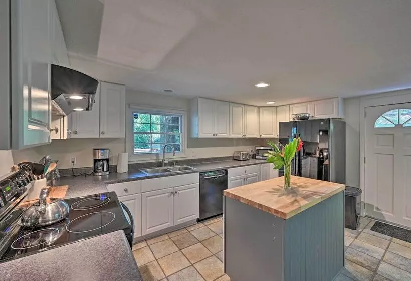 Chic House W/ Private Dock On Lake Hartwell!