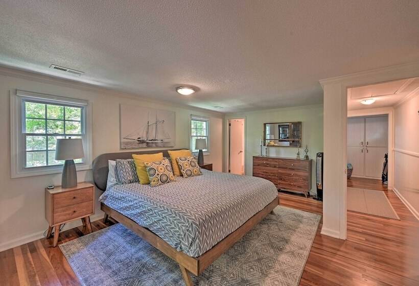 Chic House W/ Private Dock On Lake Hartwell!