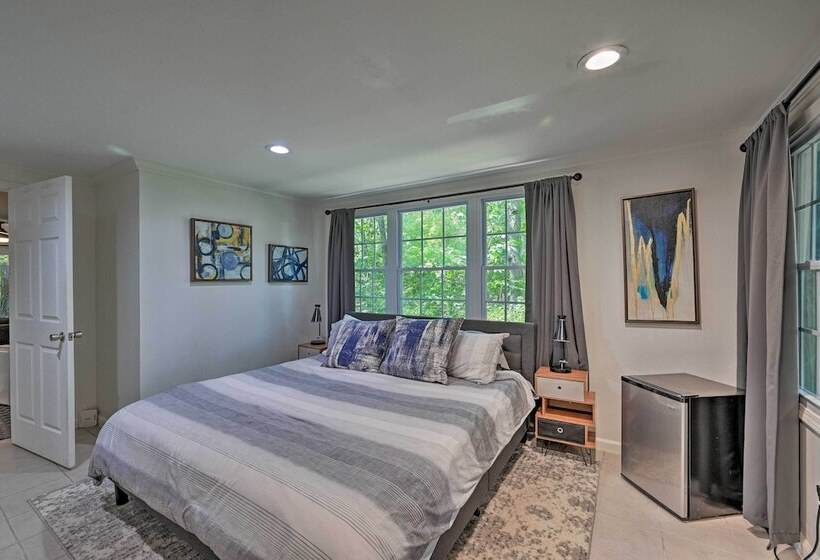 Chic House W/ Private Dock On Lake Hartwell!