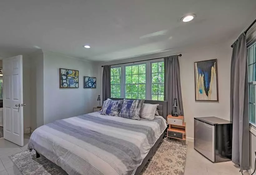 Chic House W/ Private Dock On Lake Hartwell!