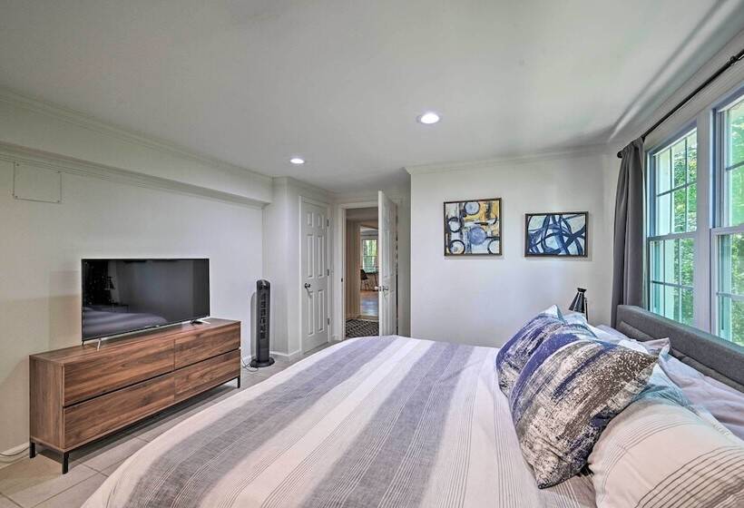 Chic House W/ Private Dock On Lake Hartwell!