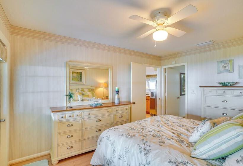 Cozy Frostproof Escape W/ Private Hot Tub!