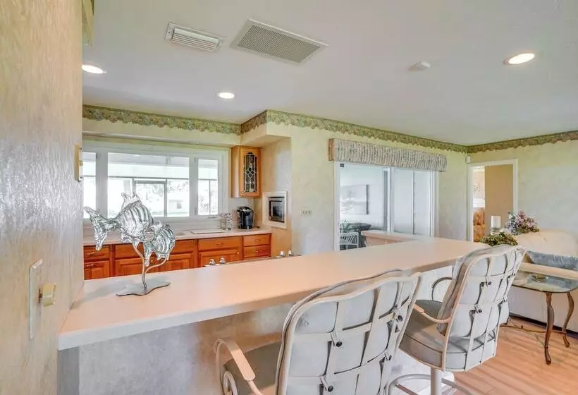 Cozy Frostproof Escape W/ Private Hot Tub!