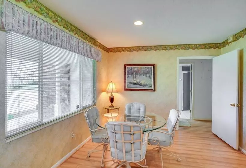 Cozy Frostproof Escape W/ Private Hot Tub!